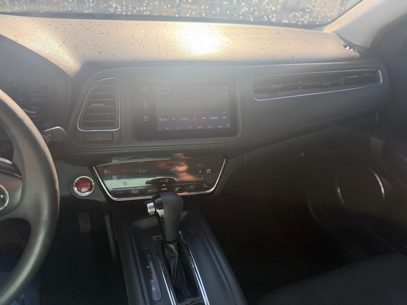 Honda HR-V Vehicle Full-screen Gallery Image 7