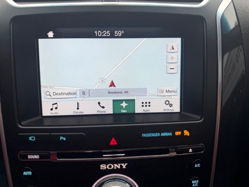 Ford Explorer Vehicle Full-screen Gallery Image 10