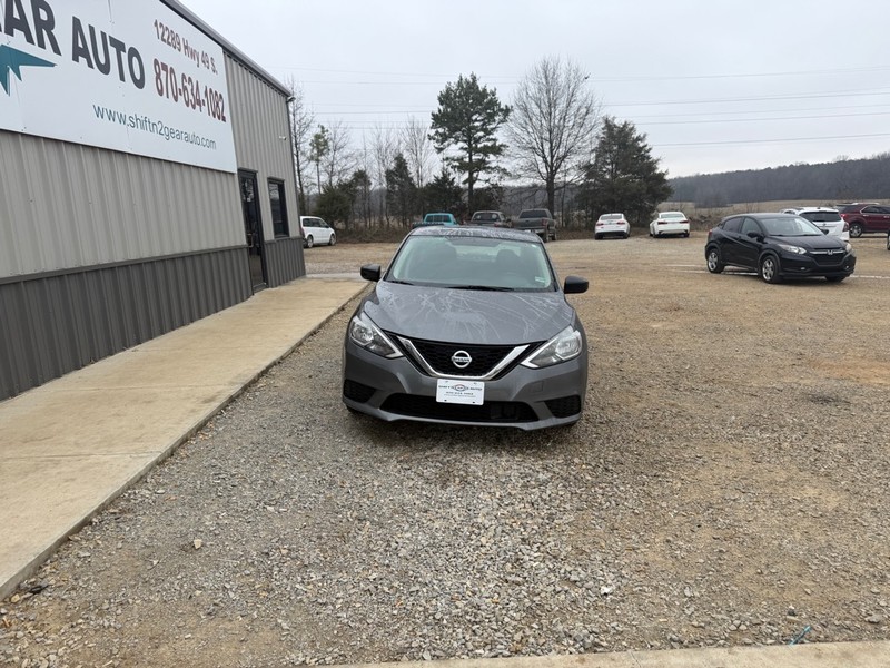 Nissan Sentra Vehicle Full-screen Gallery Image 2