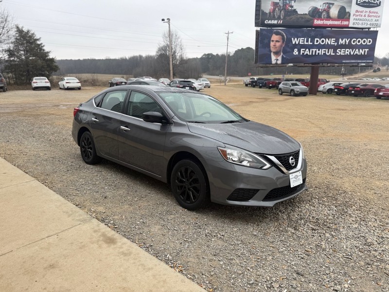 Nissan Sentra Vehicle Full-screen Gallery Image 3