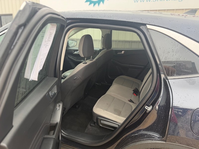 Ford Escape Vehicle Full-screen Gallery Image 5