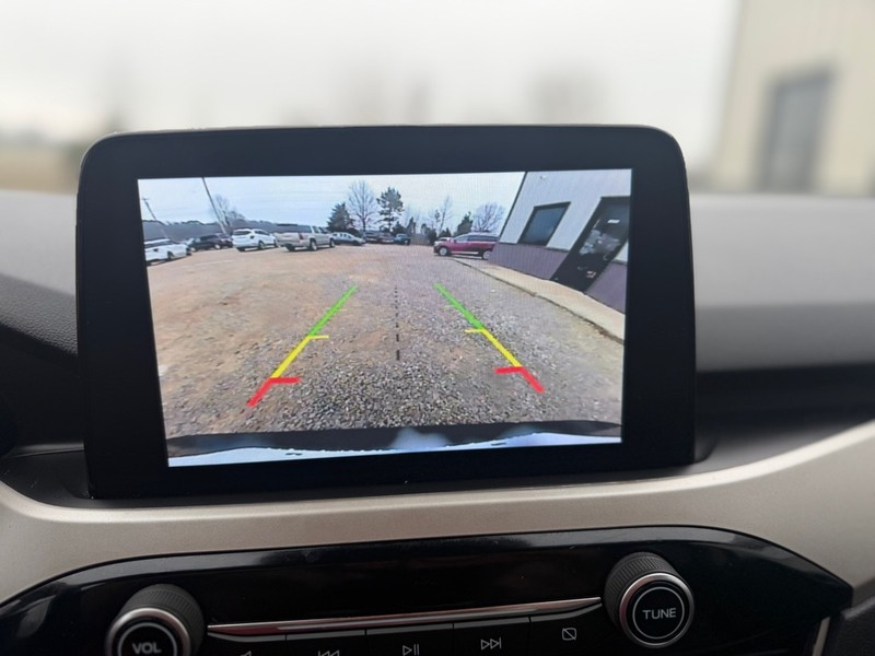 Ford Escape Vehicle Full-screen Gallery Image 9