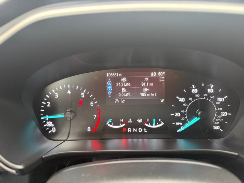 Ford Escape Vehicle Full-screen Gallery Image 11