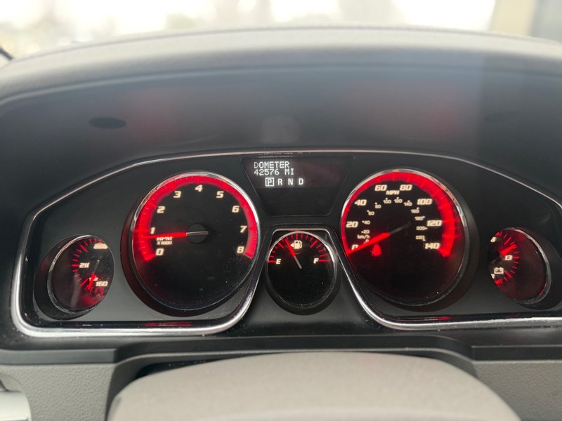 GMC Acadia Vehicle Full-screen Gallery Image 11