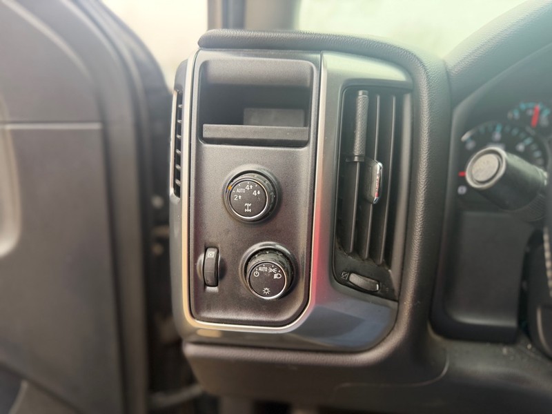 Chevrolet Silverado 1500 Vehicle Full-screen Gallery Image 8