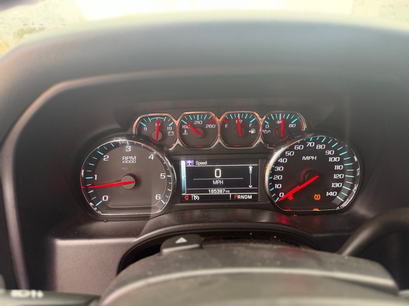 Chevrolet Silverado 1500 Vehicle Full-screen Gallery Image 10