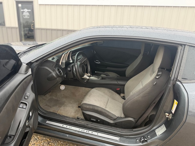 Chevrolet Camaro Vehicle Full-screen Gallery Image 6