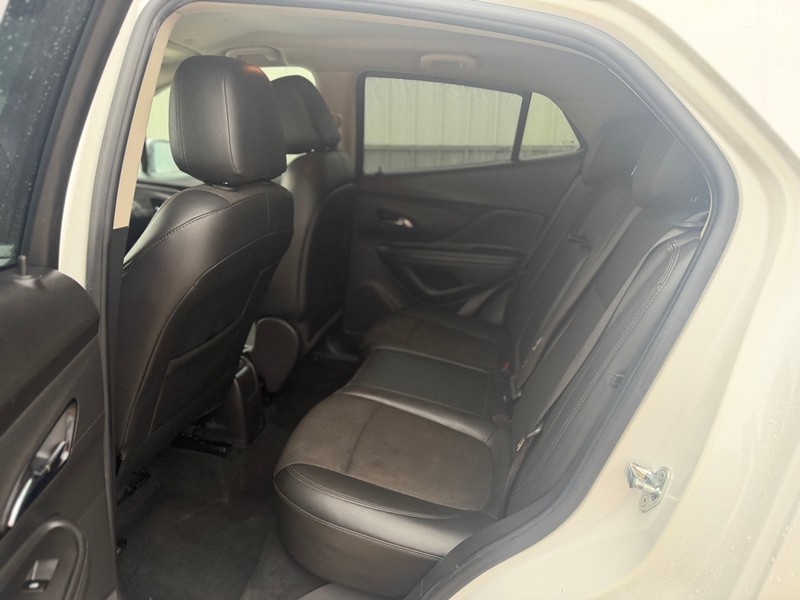 Buick Encore Vehicle Full-screen Gallery Image 5