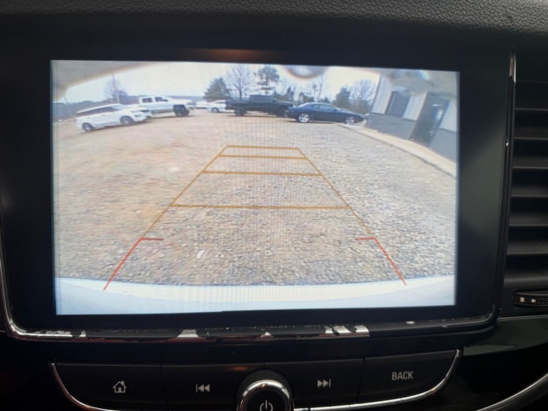 Buick Encore Vehicle Full-screen Gallery Image 8