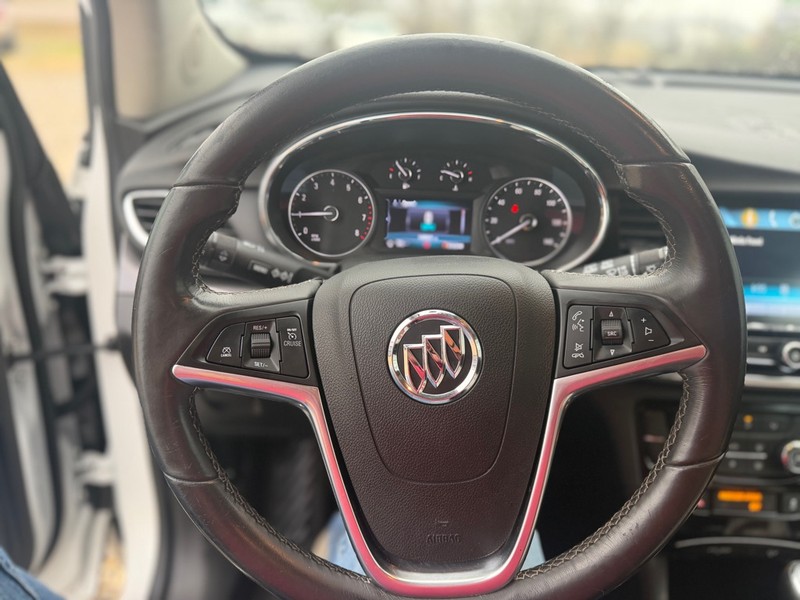 Buick Encore Vehicle Full-screen Gallery Image 9