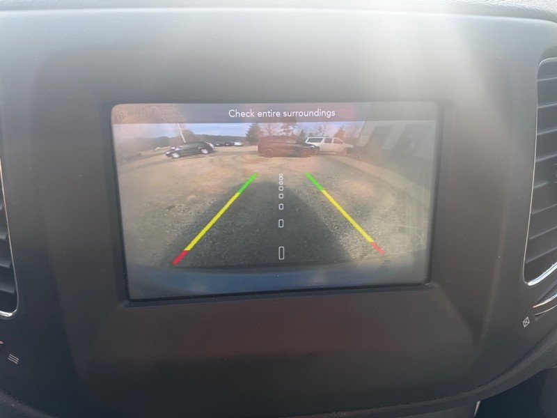 Jeep COMPASS Vehicle Full-screen Gallery Image 8