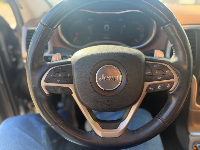 Jeep GRAND CHEROKEE Vehicle Full-screen Gallery Image 12