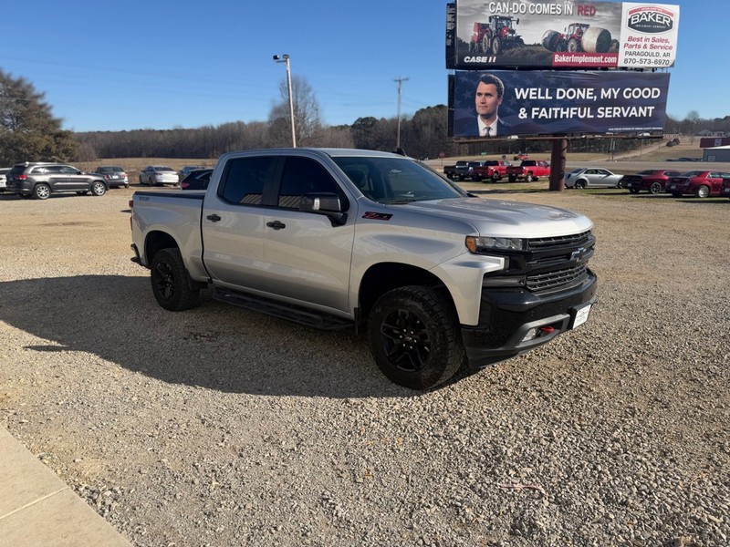 Chevrolet Silverado 1500 Vehicle Full-screen Gallery Image 3
