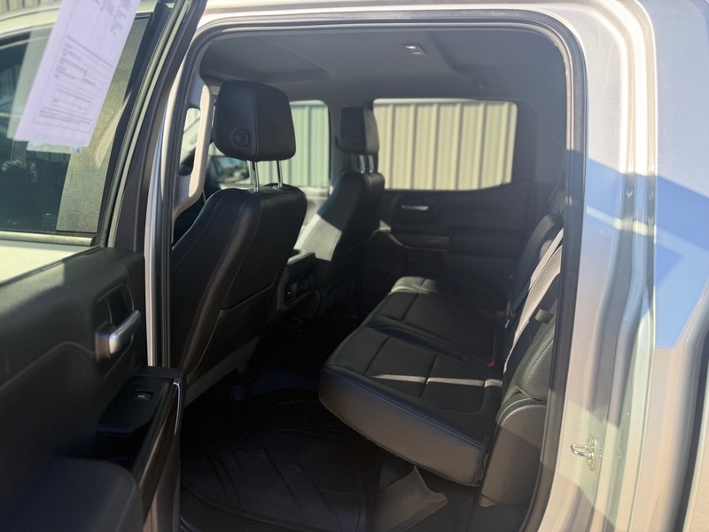 Chevrolet Silverado 1500 Vehicle Full-screen Gallery Image 5