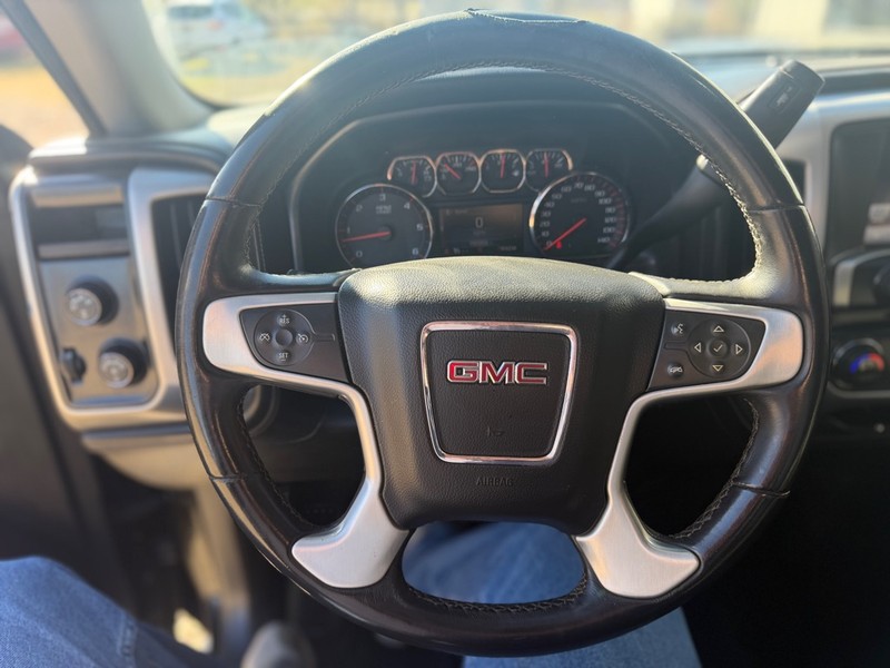 GMC Sierra 1500 Vehicle Full-screen Gallery Image 10