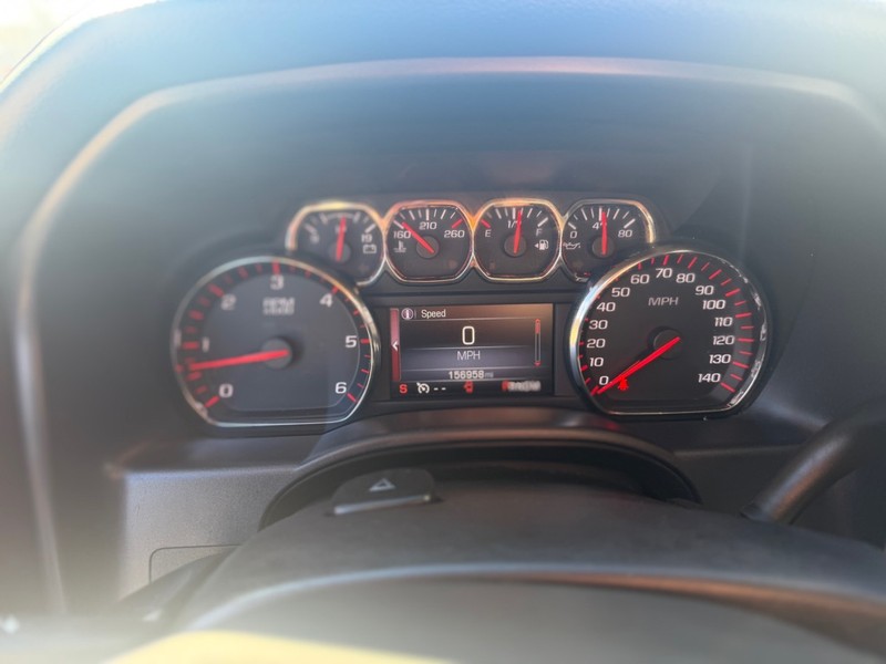 GMC Sierra 1500 Vehicle Full-screen Gallery Image 11