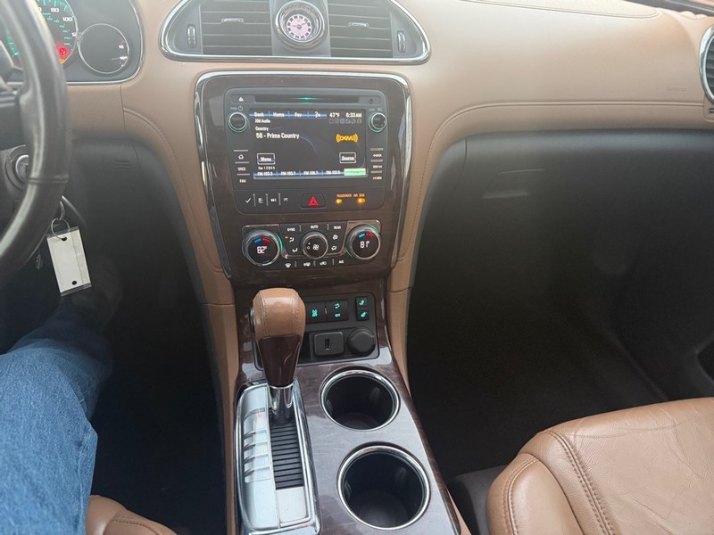 Buick Enclave Vehicle Full-screen Gallery Image 8