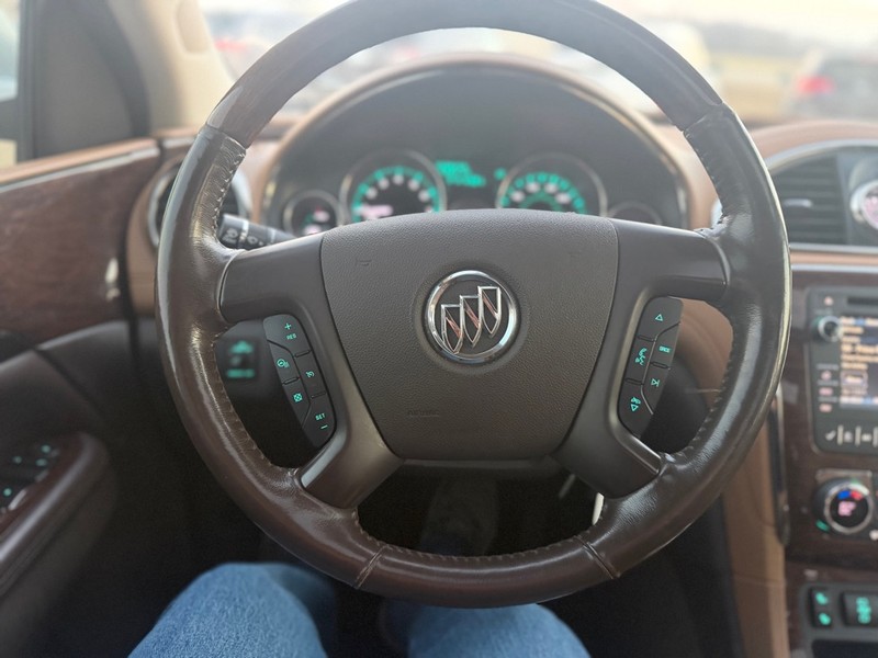 Buick Enclave Vehicle Full-screen Gallery Image 10