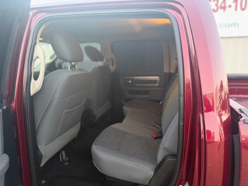 Ram 1500 Vehicle Full-screen Gallery Image 5