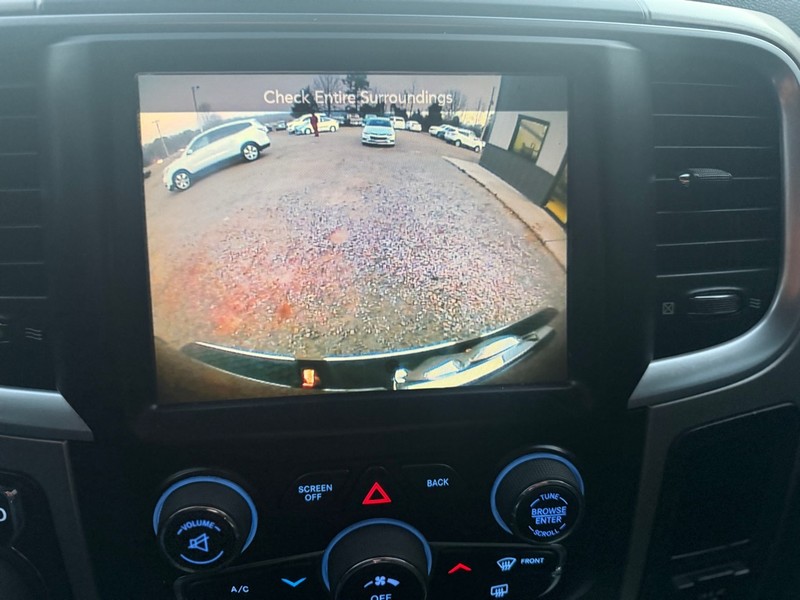 Ram 1500 Vehicle Full-screen Gallery Image 8