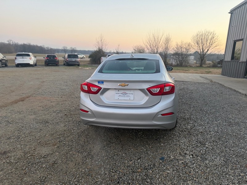 Chevrolet Cruze Vehicle Full-screen Gallery Image 4