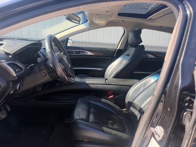 Lincoln MKZ Vehicle Full-screen Gallery Image 6