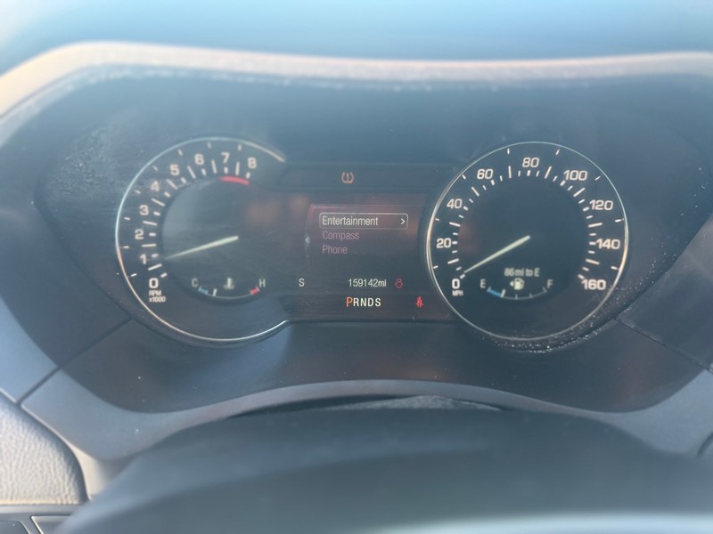 Lincoln MKZ Vehicle Full-screen Gallery Image 10