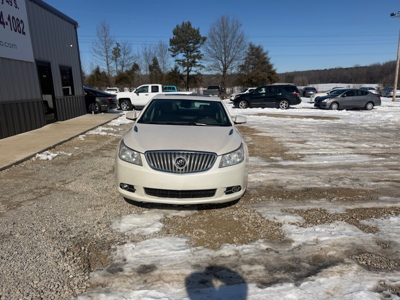 Buick LaCrosse Vehicle Full-screen Gallery Image 2