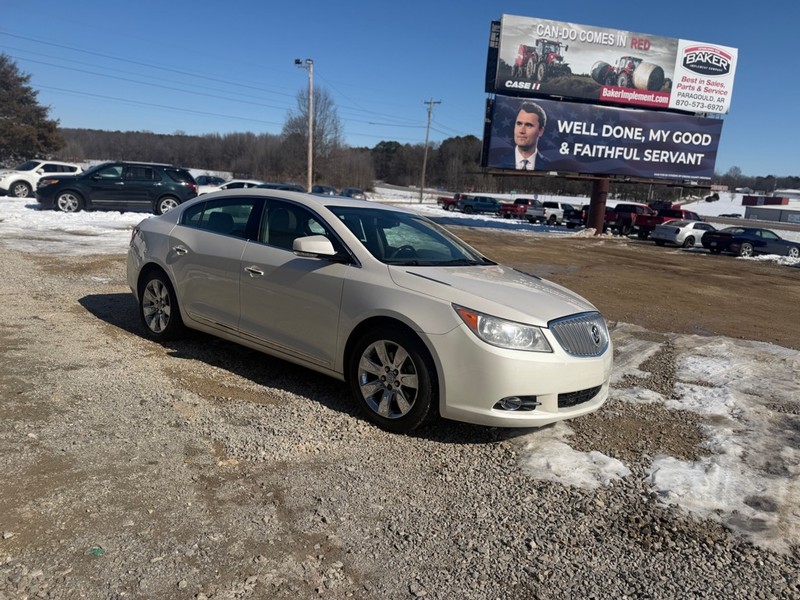 Buick LaCrosse Vehicle Full-screen Gallery Image 3