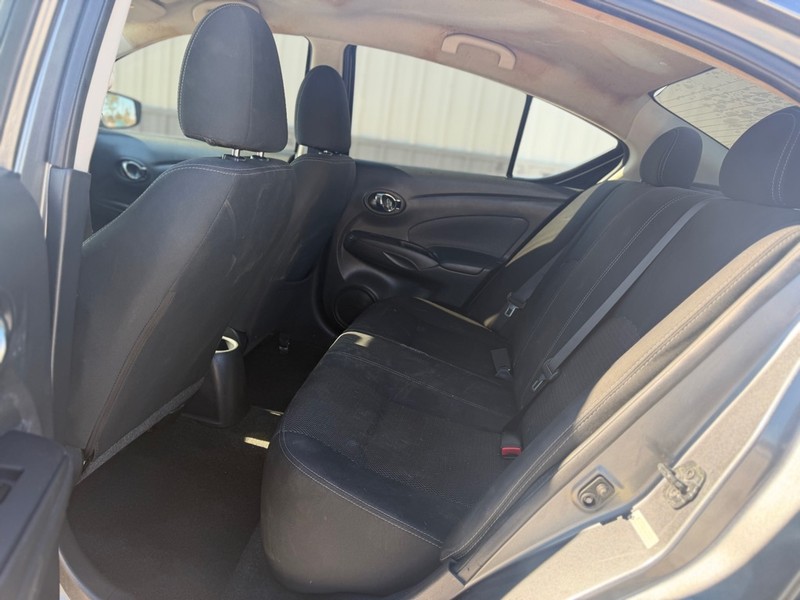 Nissan Versa Sedan Vehicle Full-screen Gallery Image 5