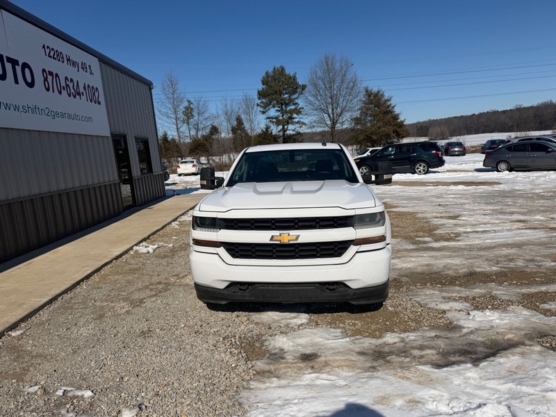 Chevrolet Silverado 1500 Vehicle Full-screen Gallery Image 2