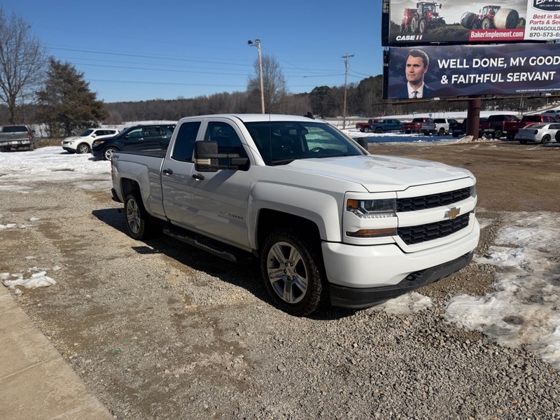 Chevrolet Silverado 1500 Vehicle Full-screen Gallery Image 3