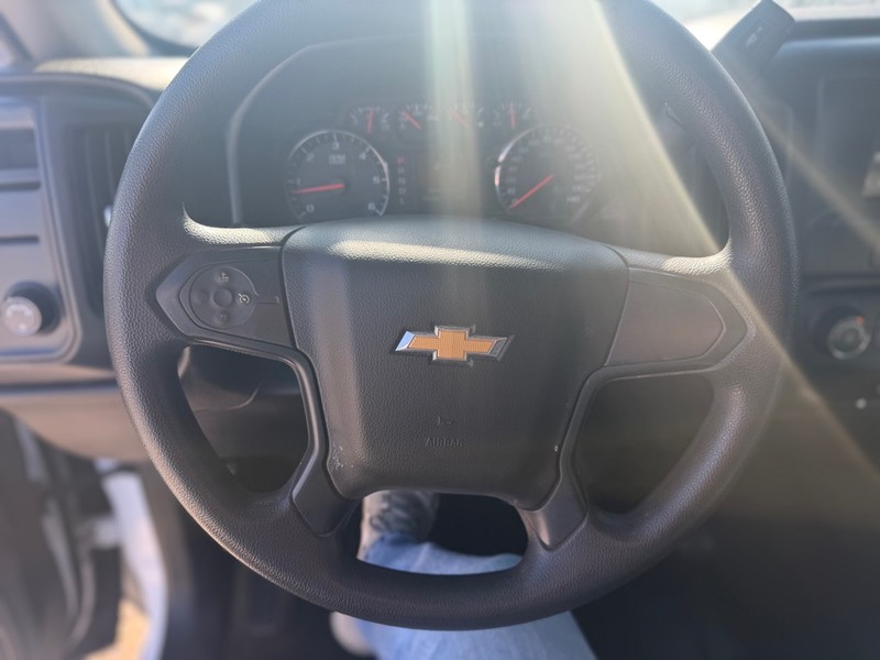 Chevrolet Silverado 1500 Vehicle Full-screen Gallery Image 10