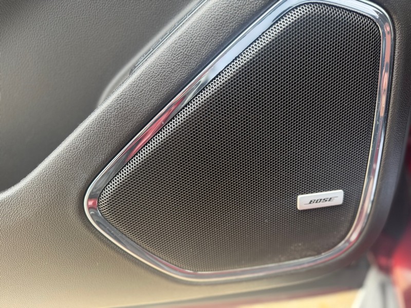 Chevrolet TAHOE Vehicle Full-screen Gallery Image 8