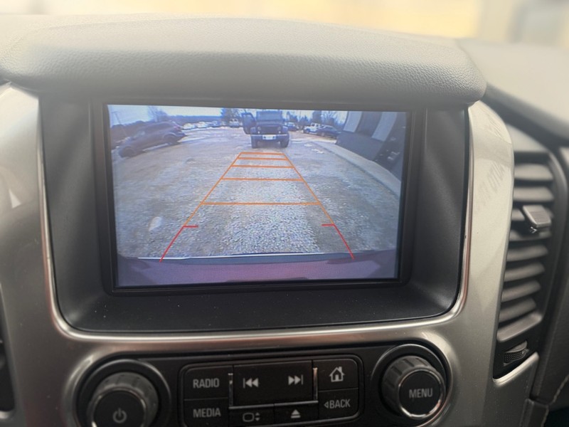 Chevrolet TAHOE Vehicle Full-screen Gallery Image 10