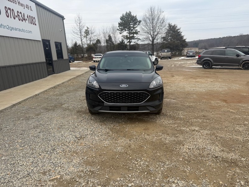 Ford Escape Vehicle Full-screen Gallery Image 2