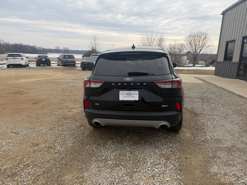 Ford Escape Vehicle Full-screen Gallery Image 4