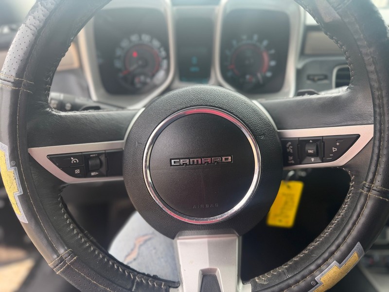 Chevrolet Camaro Vehicle Full-screen Gallery Image 9