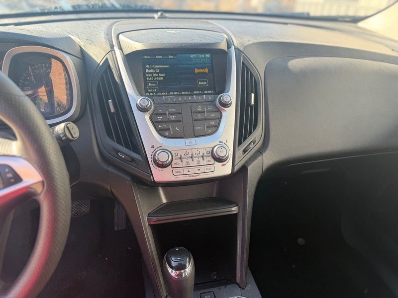 Chevrolet Equinox Vehicle Full-screen Gallery Image 7