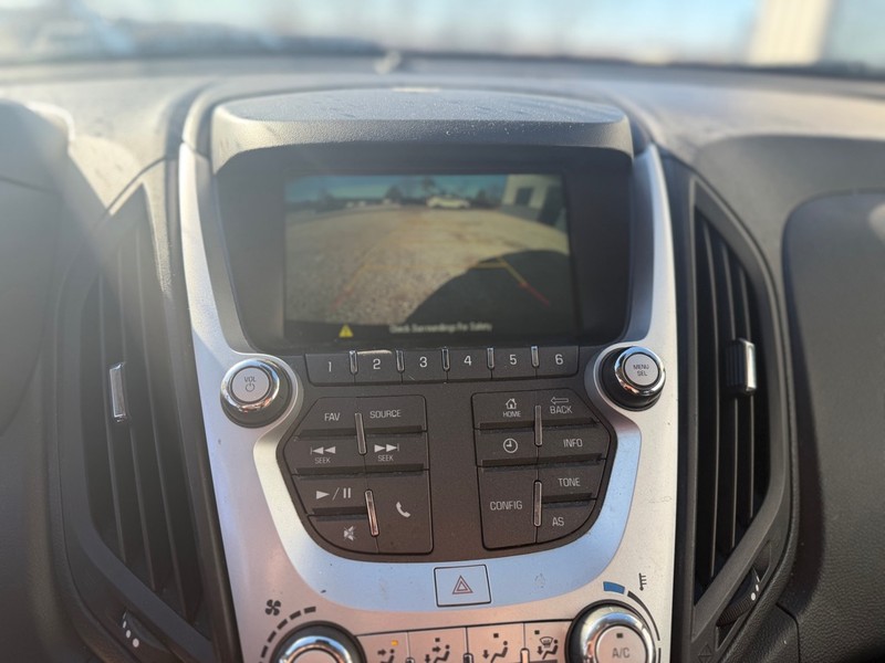 Chevrolet Equinox Vehicle Full-screen Gallery Image 8