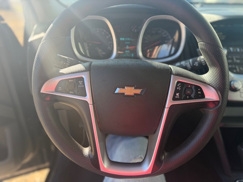 Chevrolet Equinox Vehicle Full-screen Gallery Image 9