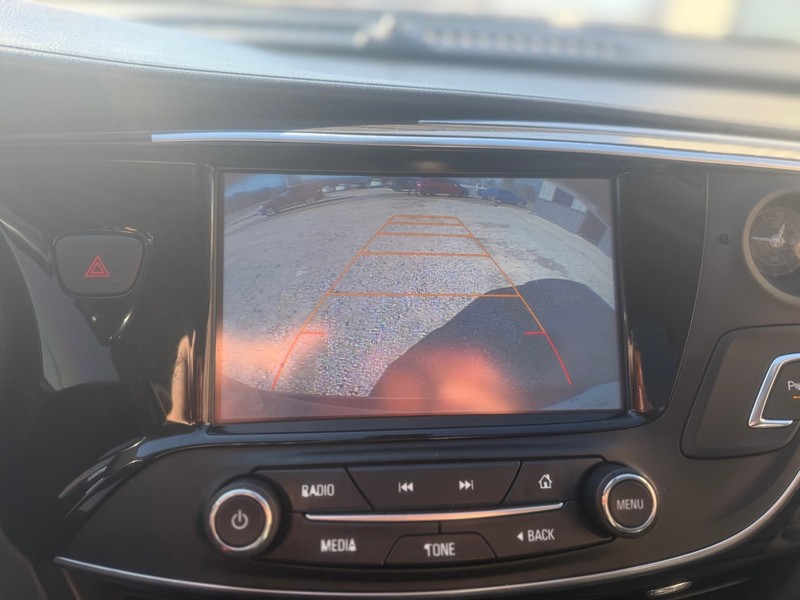 Buick Envision Vehicle Full-screen Gallery Image 8