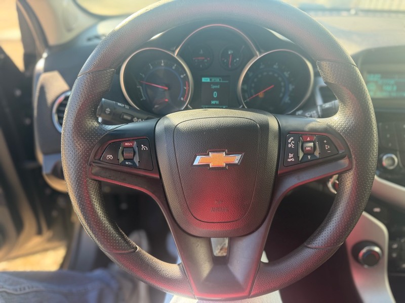 Chevrolet Cruze Vehicle Full-screen Gallery Image 8