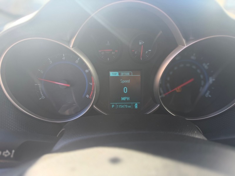 Chevrolet Cruze Vehicle Full-screen Gallery Image 9