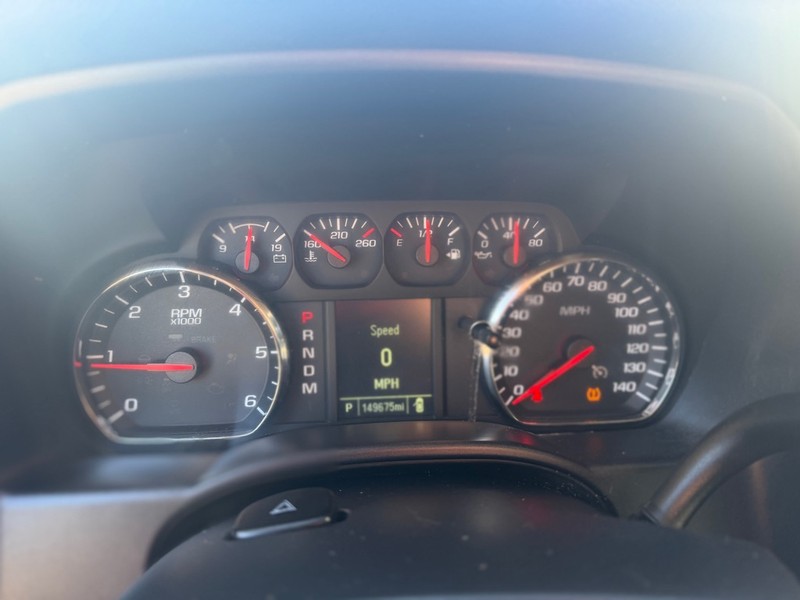 Chevrolet Silverado 1500 Vehicle Full-screen Gallery Image 9