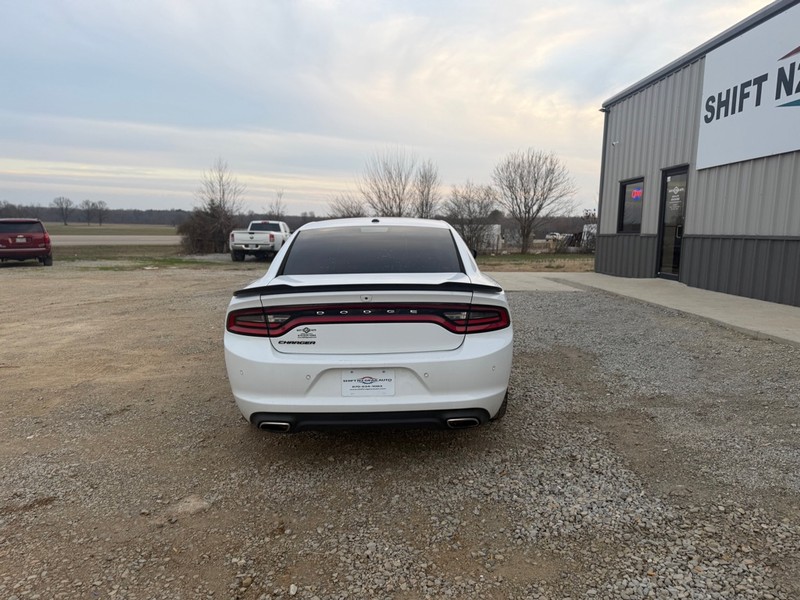 Dodge Charger Vehicle Full-screen Gallery Image 4