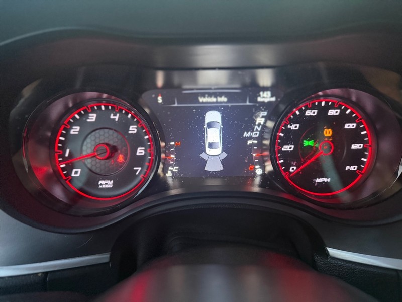 Dodge Charger Vehicle Full-screen Gallery Image 10