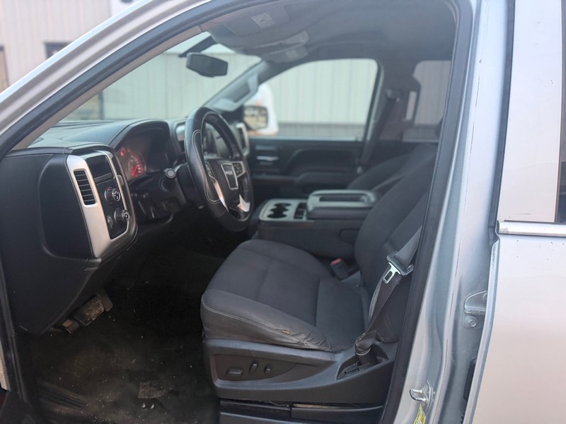 GMC Sierra 1500 Vehicle Full-screen Gallery Image 6