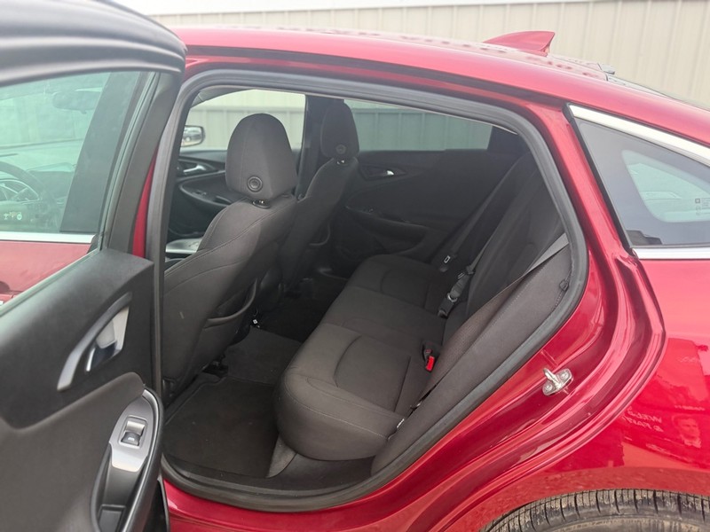 Chevrolet Malibu Vehicle Full-screen Gallery Image 5