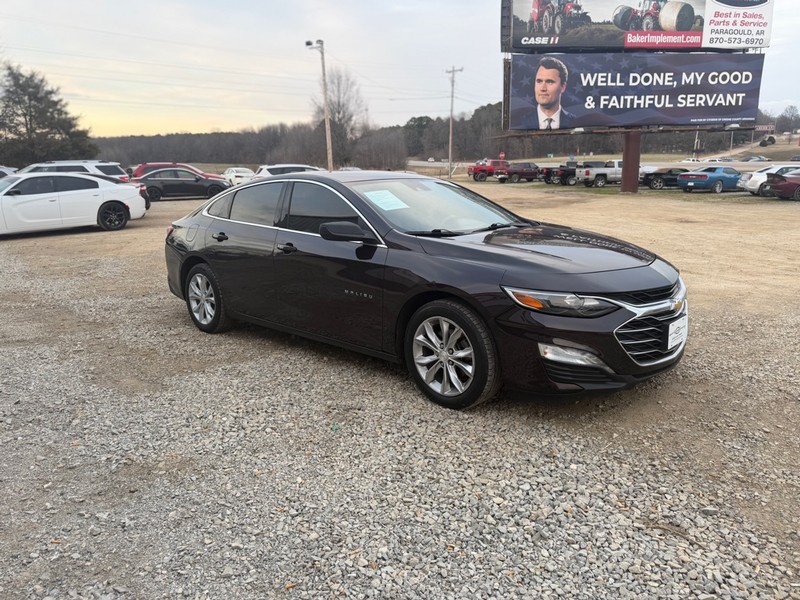 Chevrolet Malibu Vehicle Full-screen Gallery Image 3